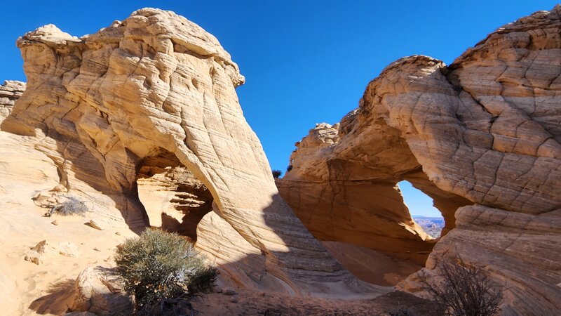 Melody Arch. A great side trip from The Wave.