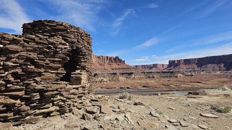 Ancestral Puebloan Ruin near the end of the trail.