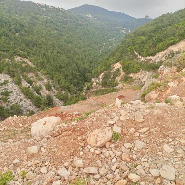 The trail from the quarry to the river.