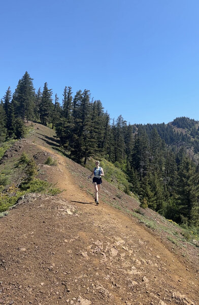 Running the ridge after descending the steep final section.