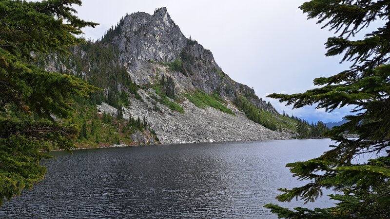 Lichtenberg Mtn above Lake Valhalla.