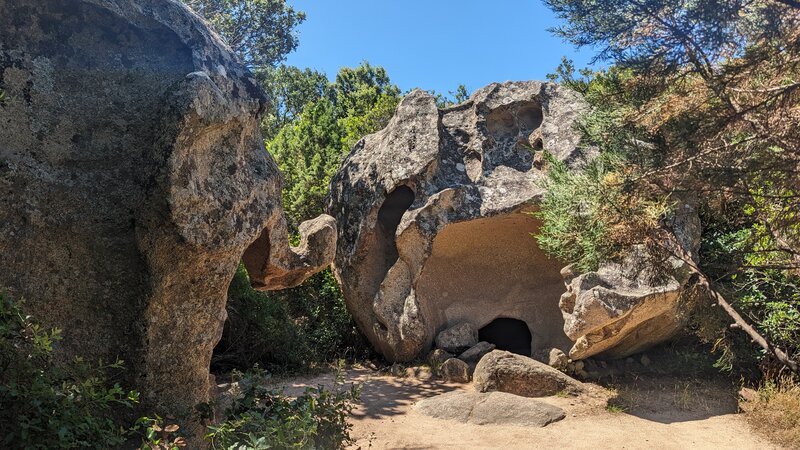 Nameless Oriu and the Elephant Rock