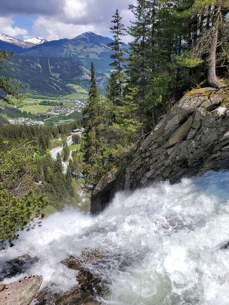 Over the lip - Oberer Krimmler Wasserfall.