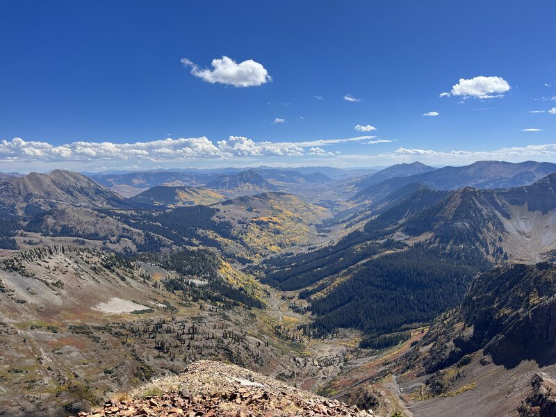 Mineral Point summit views.