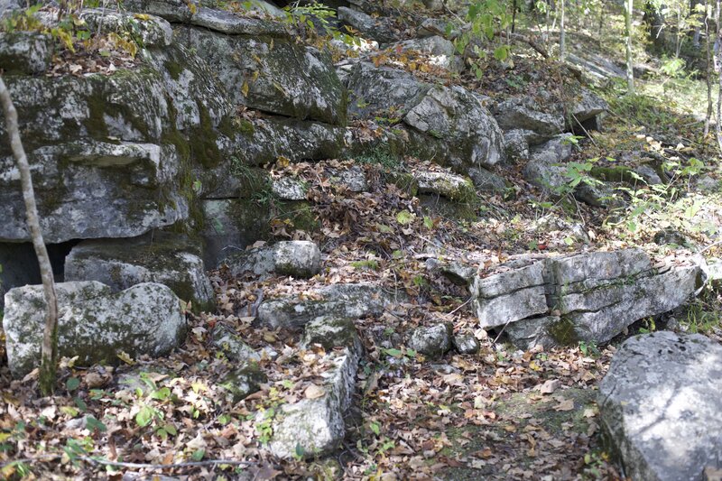 Rock ledges and formations are littered throughout the trail.