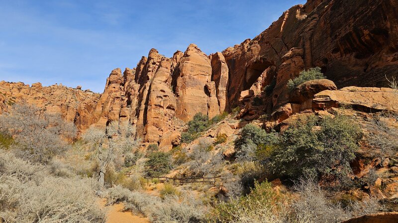 Johnson Arch in Johnson Canyon