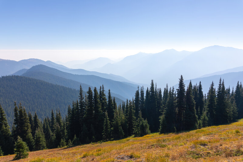 Looking at the smoke filled valley from Maiden Peak.