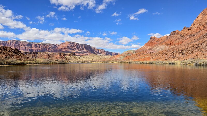 Spencer Trail splits. One branch climbe up. The other branch follows the Colorado River.