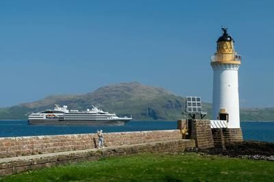 Tobermory Lighthouse