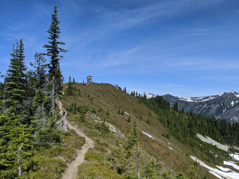 Approaching Miner's Ridge Lookout (photo by Nathan Anderson).