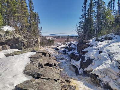 Grosse chute vue du haut. "Grosse Chute" waterfall view from the top.