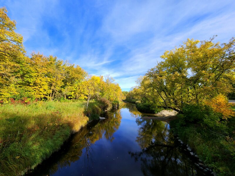 Fall colors along the Middle River.