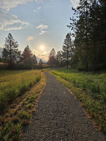 Tunnel Trail in the early morning.