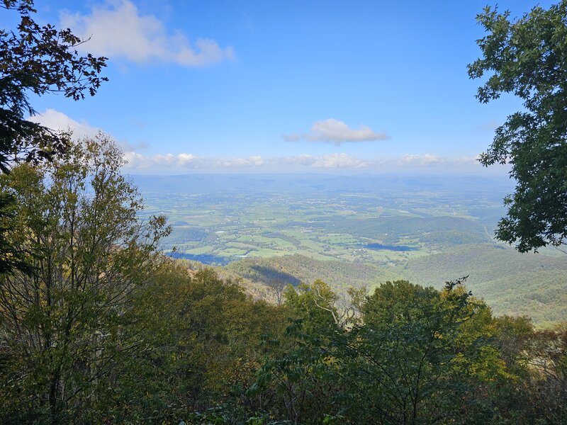 Looking northwest from the first observation point shortly after starting the trail.