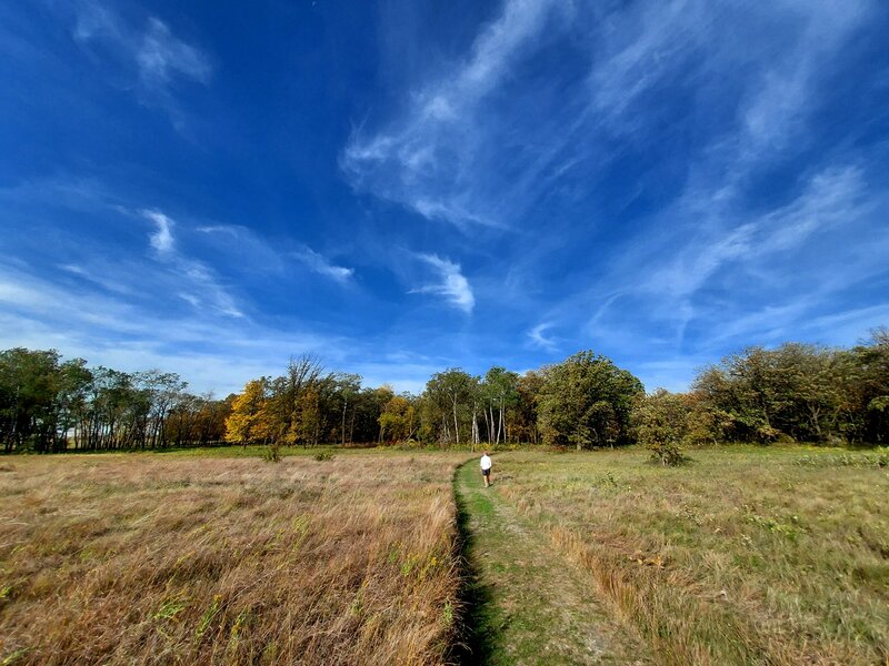 Continuing west on the River View Trail.