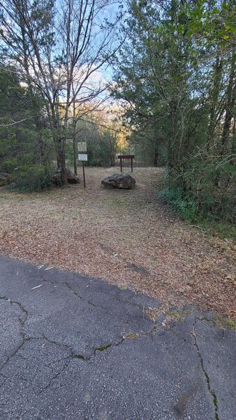 Beginning of trail, across the road from trailhead map.