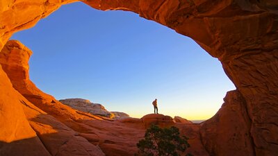 Sunrise at Broken Arch