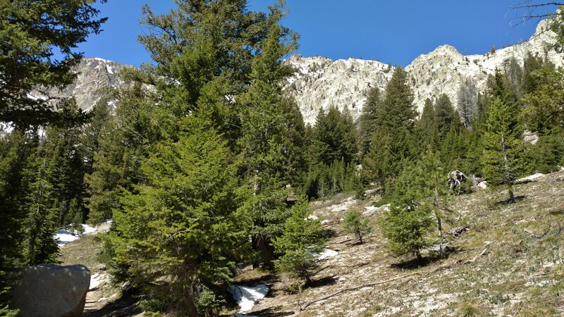 Impressive crags on the north side of the trail.