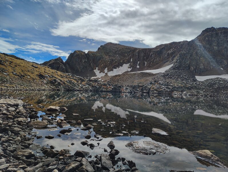 Early Fall on Lake Dorothy, which sits between and above Arapahoe and Caribou Passes (Junco Lake Loop)