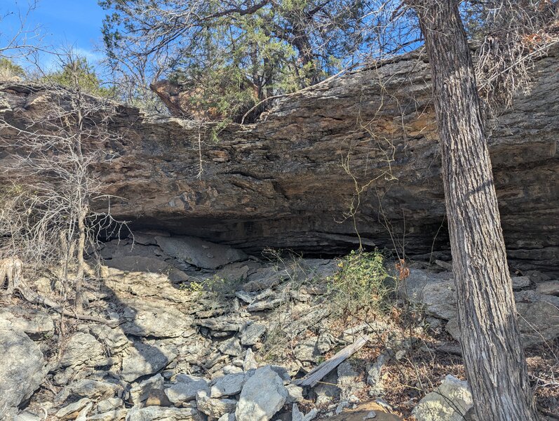 Rock ledges near the trail.