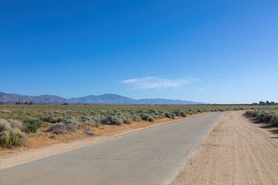 A very flat stretch of Aqueduct Road.