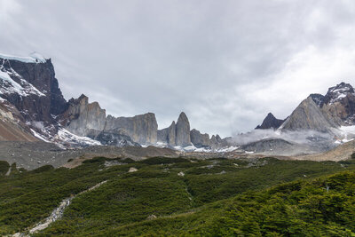 The pinnacles northwest of Valle del Francés.