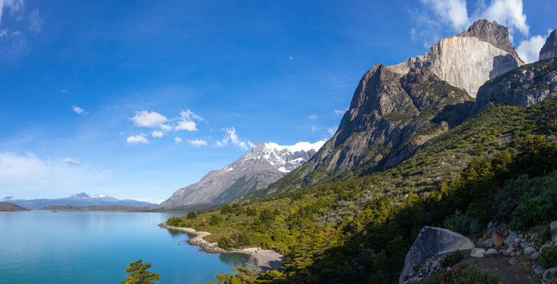Lago Nordenskjöld with Los Cuernos and Francés Glacier