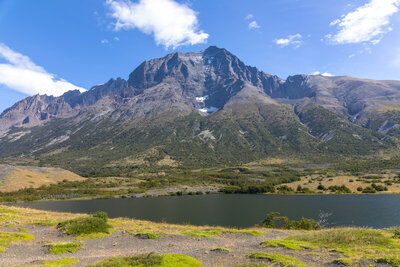 Monte Almirante Nieto across Laguna Inge